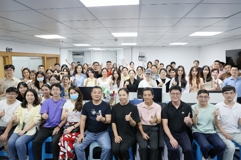 大學教授做客維港口腔